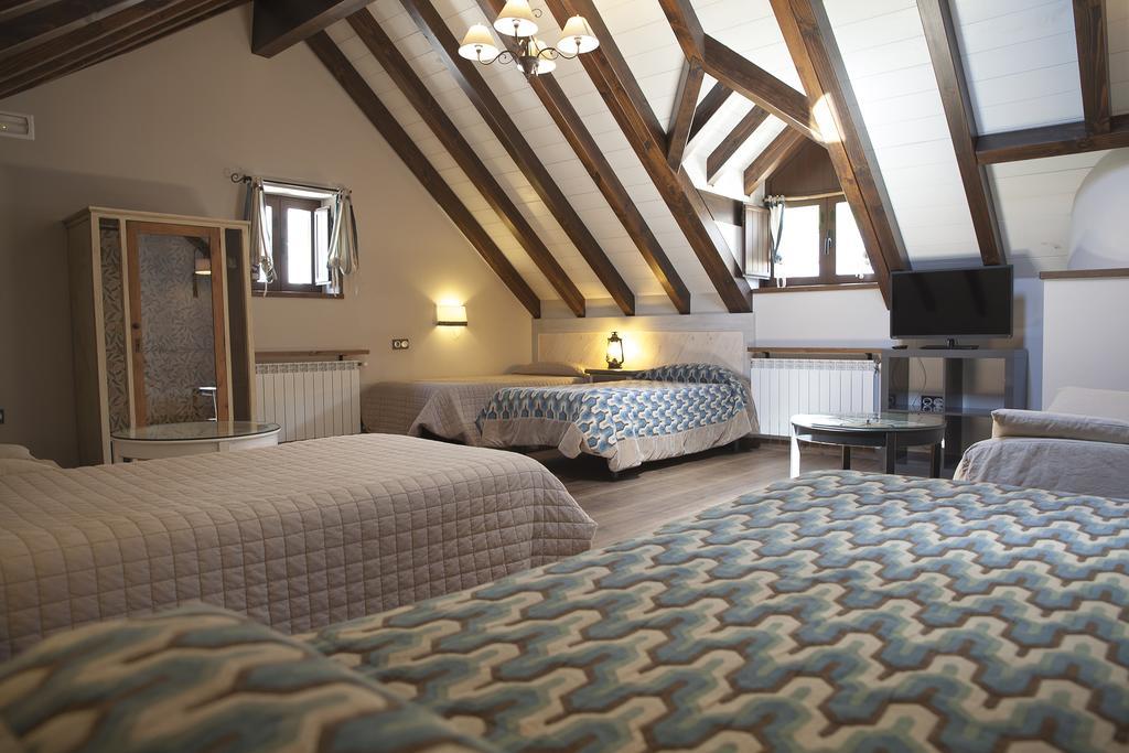 Hostel-Albergue Monte Perdido Торла Екстер'єр фото